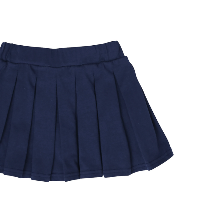 Pleat Skort- Navy, close up